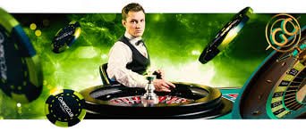Filipino player accessing 85game High Roller tables on a mobile phone browser